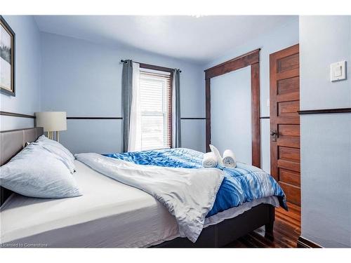 4622 Ferguson Street, Niagara Falls, ON - Indoor Photo Showing Bedroom