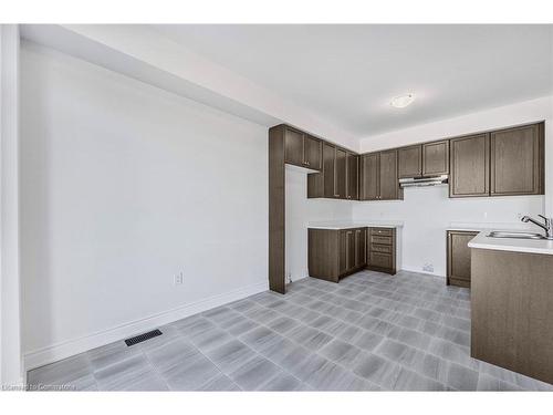 17 Mission Street, Wasaga Beach, ON - Indoor Photo Showing Kitchen