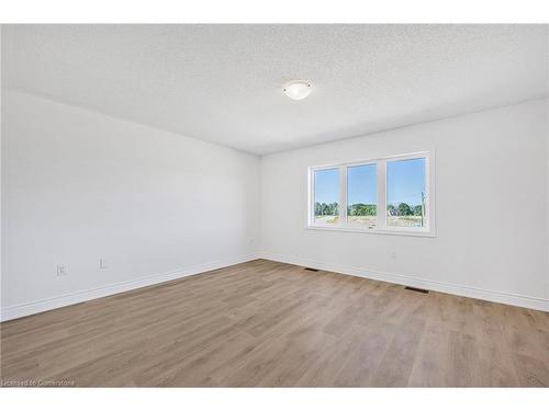 17 Mission Street, Wasaga Beach, ON - Indoor Photo Showing Other Room