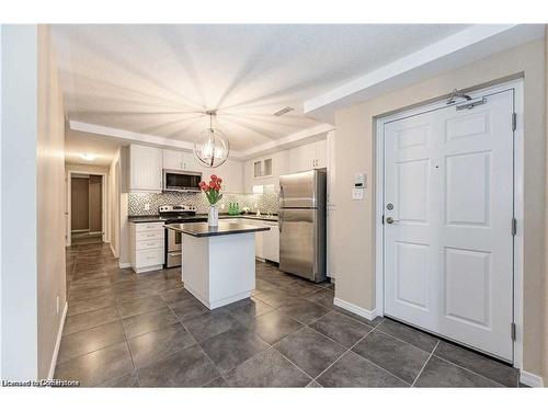 11A-1460 Highland Road W, Kitchener, ON - Indoor Photo Showing Kitchen