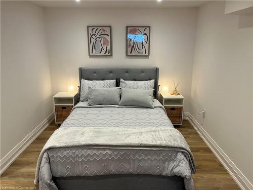 Bsmt-179 Paradise Road N, Hamilton, ON - Indoor Photo Showing Bedroom