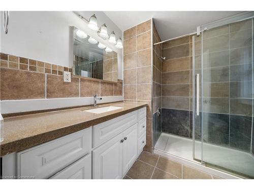 4910 Morrison Street, Niagara Falls, ON - Indoor Photo Showing Bathroom