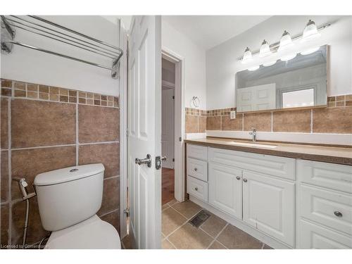 4910 Morrison Street, Niagara Falls, ON - Indoor Photo Showing Bathroom