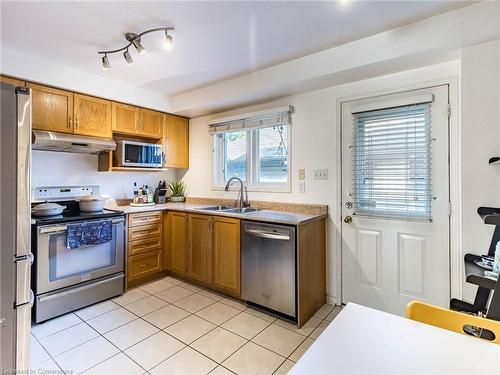 Bl131-131 Brickworks Lane, Toronto, ON - Indoor Photo Showing Kitchen With Double Sink