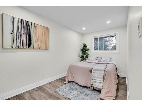 189 Country Club Drive, Guelph, ON - Indoor Photo Showing Bedroom