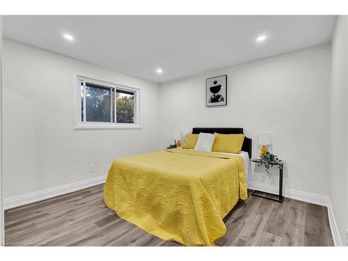 189 Country Club Drive, Guelph, ON - Indoor Photo Showing Bedroom