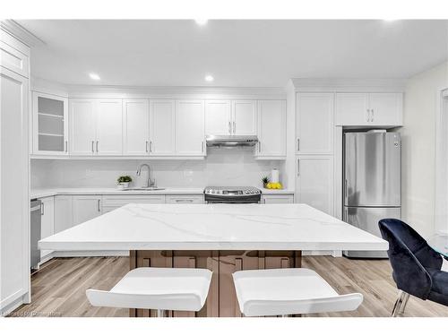 189 Country Club Drive, Guelph, ON - Indoor Photo Showing Kitchen