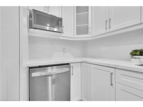 189 Country Club Drive, Guelph, ON - Indoor Photo Showing Kitchen