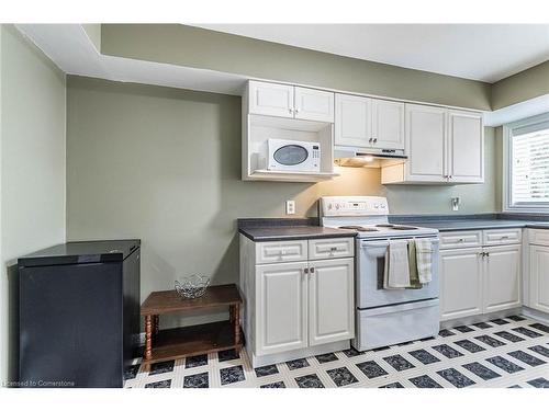 51-245 Bishop Street S, Cambridge, ON - Indoor Photo Showing Kitchen