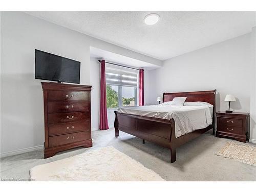 51-245 Bishop Street S, Cambridge, ON - Indoor Photo Showing Bedroom