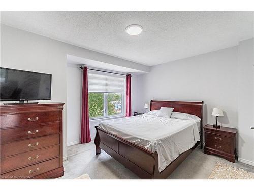 51-245 Bishop Street S, Cambridge, ON - Indoor Photo Showing Bedroom