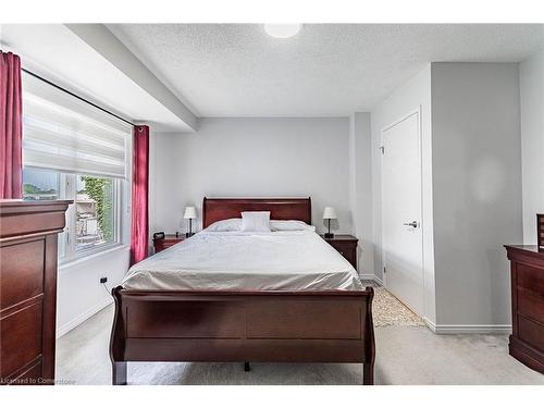 51-245 Bishop Street S, Cambridge, ON - Indoor Photo Showing Bedroom