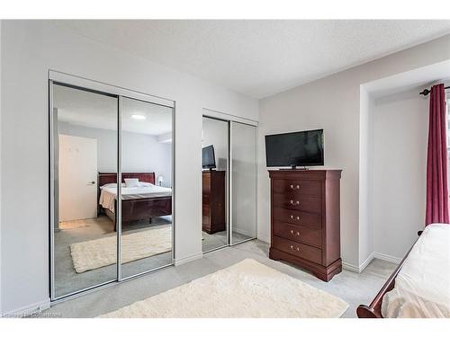 51-245 Bishop Street S, Cambridge, ON - Indoor Photo Showing Bedroom