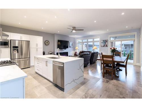 18-9245 Shoveller Avenue, Niagara Falls, ON - Indoor Photo Showing Kitchen