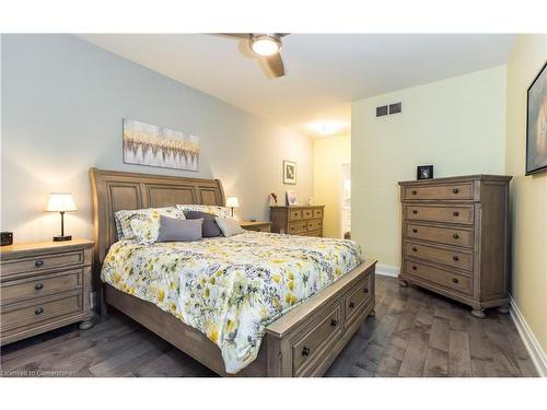 18-9245 Shoveller Avenue, Niagara Falls, ON - Indoor Photo Showing Bedroom