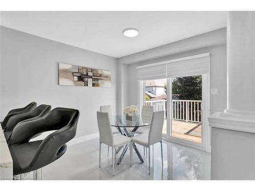 92 Pebblecreek Drive, Kitchener, ON - Indoor Photo Showing Dining Room