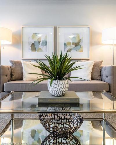 66 Wheat Lane, Kitchener, ON - Indoor Photo Showing Living Room