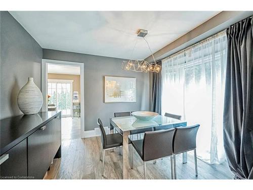 680 Powell Court, Burlington, ON - Indoor Photo Showing Dining Room