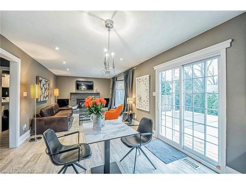 680 Powell Court, Burlington, ON - Indoor Photo Showing Dining Room