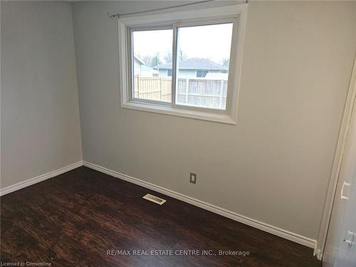 17 Renny Crescent, Middlesex Centre, ON - Indoor Photo Showing Other Room