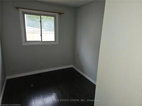 17 Renny Crescent, Middlesex Centre, ON - Indoor Photo Showing Other Room