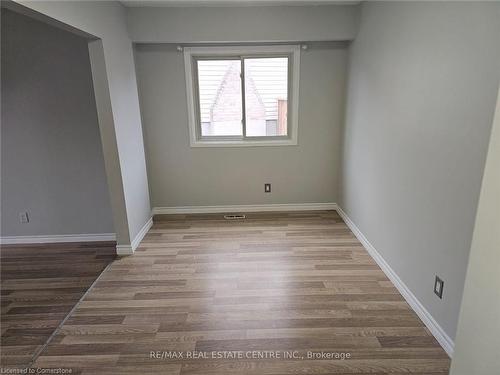 17 Renny Crescent, Middlesex Centre, ON - Indoor Photo Showing Other Room