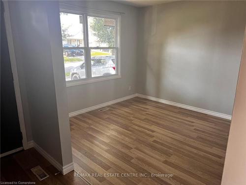 17 Renny Crescent, Middlesex Centre, ON - Indoor Photo Showing Other Room