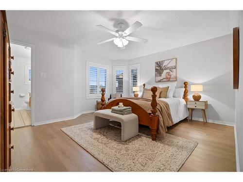 6411 Seaver Road, Mississauga, ON - Indoor Photo Showing Bedroom