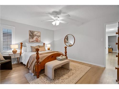 6411 Seaver Road, Mississauga, ON - Indoor Photo Showing Bedroom