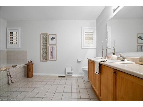 6411 Seaver Road, Mississauga, ON - Indoor Photo Showing Bathroom