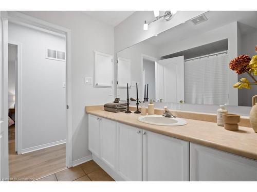 6411 Seaver Road, Mississauga, ON - Indoor Photo Showing Bathroom