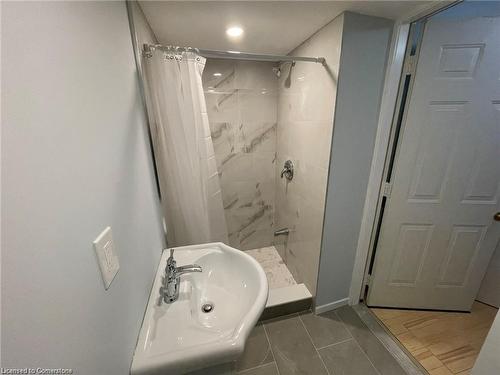 63 Jordan Drive, Cambridge, ON - Indoor Photo Showing Bathroom