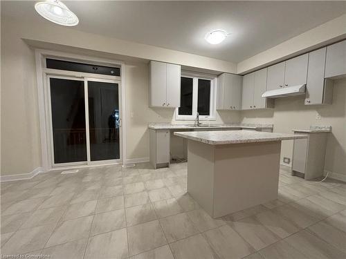 148 Eastbridge Avenue, Welland, ON - Indoor Photo Showing Kitchen