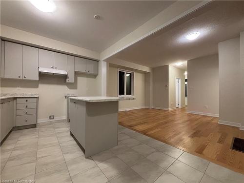 148 Eastbridge Avenue, Welland, ON - Indoor Photo Showing Kitchen