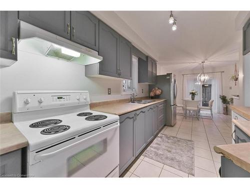 47 Manorwood Court, Caledon, ON - Indoor Photo Showing Kitchen