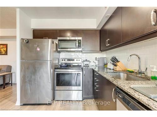 314-30 Meadowglen Place Place, Toronto, ON - Indoor Photo Showing Kitchen With Upgraded Kitchen