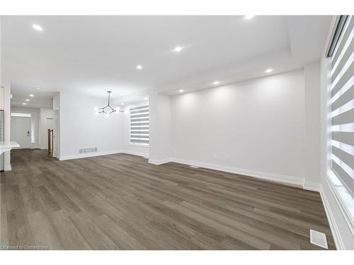 30 Granite Ridge Trail, Waterdown, ON - Indoor Photo Showing Other Room