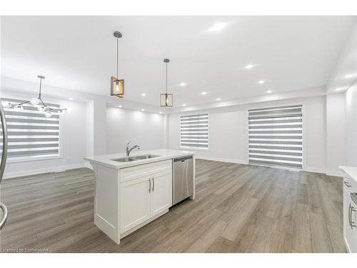 30 Granite Ridge Trail, Waterdown, ON - Indoor Photo Showing Kitchen With Double Sink