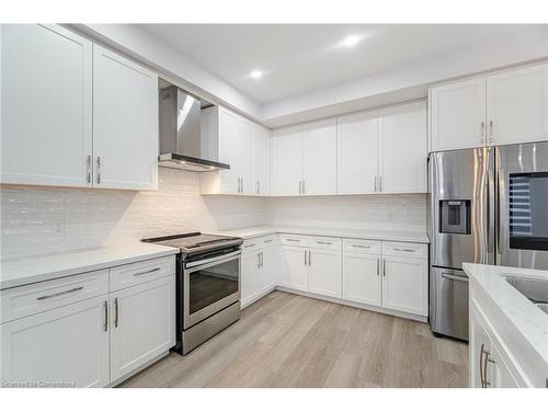 30 Granite Ridge Trail, Waterdown, ON - Indoor Photo Showing Kitchen With Double Sink With Upgraded Kitchen