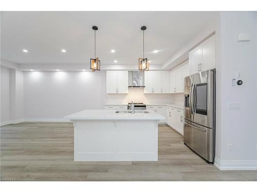 30 Granite Ridge Trail, Waterdown, ON - Indoor Photo Showing Kitchen With Upgraded Kitchen