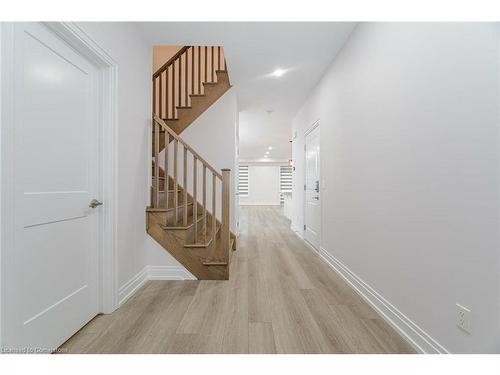 30 Granite Ridge Trail, Waterdown, ON - Indoor Photo Showing Other Room