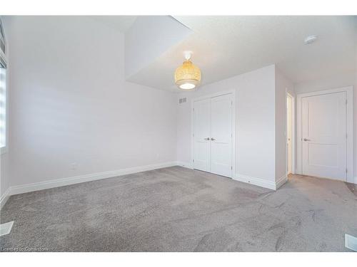 30 Granite Ridge Trail, Waterdown, ON - Indoor Photo Showing Other Room