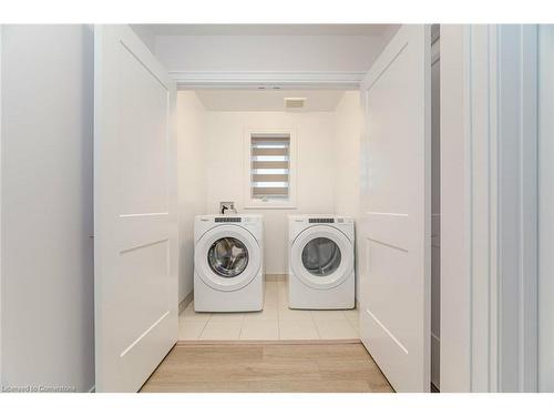 30 Granite Ridge Trail, Waterdown, ON - Indoor Photo Showing Laundry Room