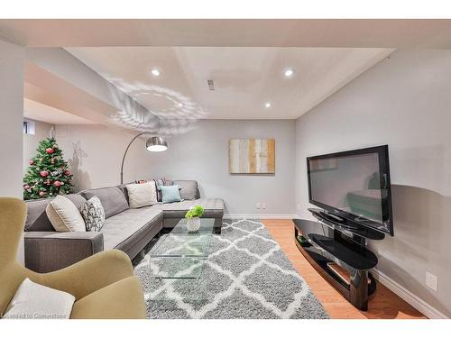 35-3050 Orleans Road, Mississauga, ON - Indoor Photo Showing Living Room