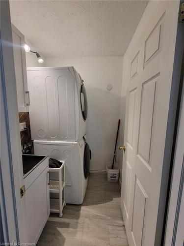 1413 Stoney Creek Road, Caledonia, ON - Indoor Photo Showing Laundry Room