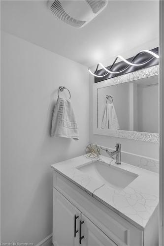 1248 Sorrel Road, London, ON - Indoor Photo Showing Bathroom