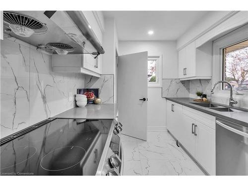 1248 Sorrel Road, London, ON - Indoor Photo Showing Kitchen With Double Sink