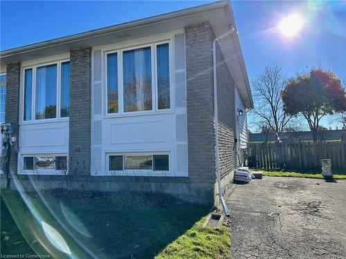 61 Roman Crescent, Brantford, ON - Outdoor