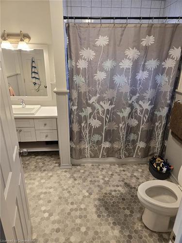 6285 Cadham Street, Niagara Falls, ON - Indoor Photo Showing Bathroom