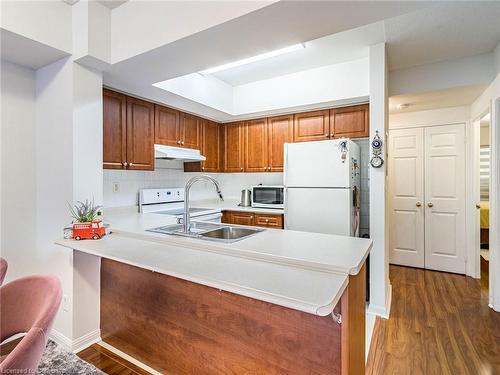 2079-3045 Finch Avenue W, North York, ON - Indoor Photo Showing Kitchen With Double Sink